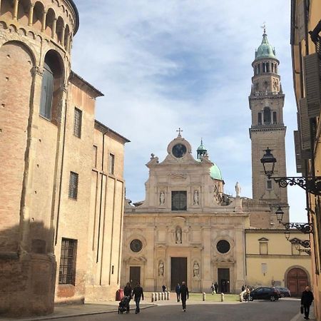 Luxury 3 Al Duomo Di Parma Apartment Exterior photo