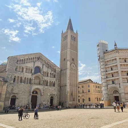 Luxury 3 Al Duomo Di Parma Apartment Exterior photo